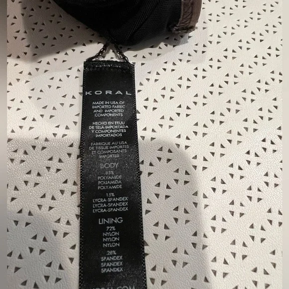 Koral Olive Green Brown Camo Sweeper Infinity Sports Bra NWOT Size S - Picture 6 of 8